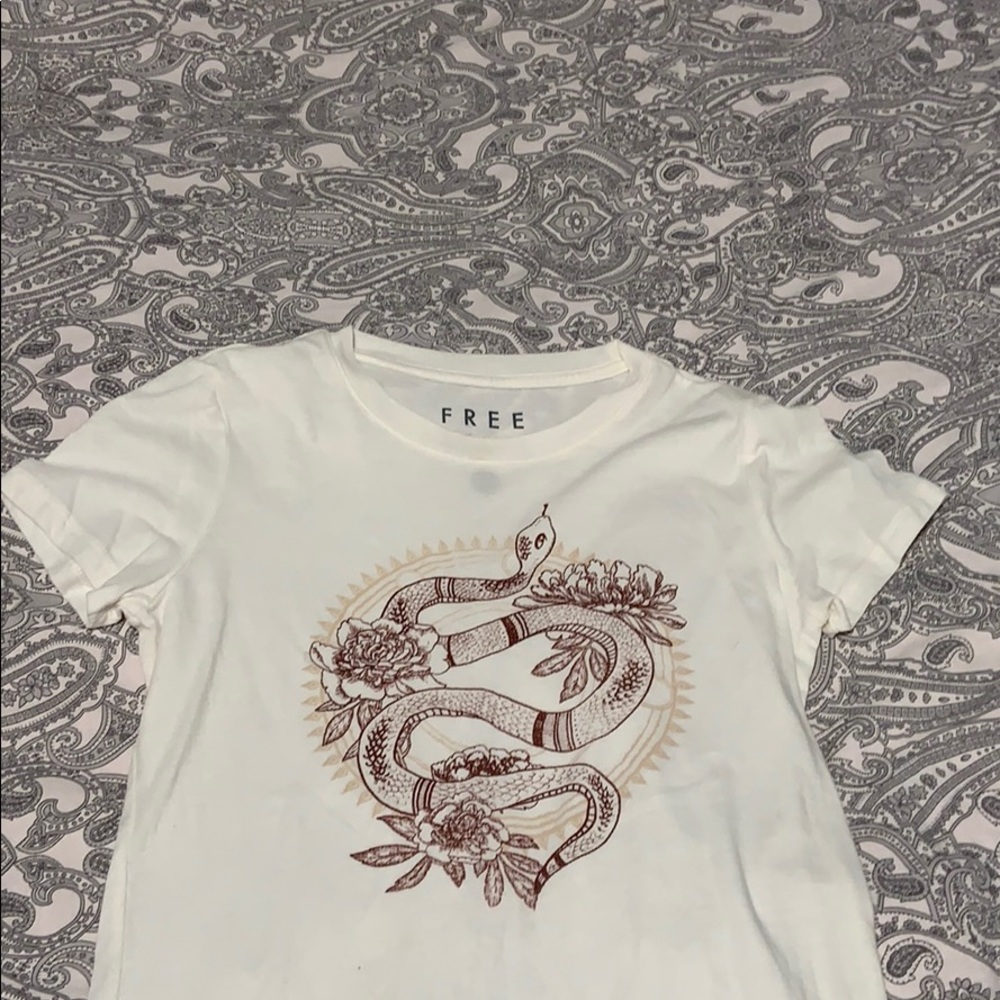 White tee shirt